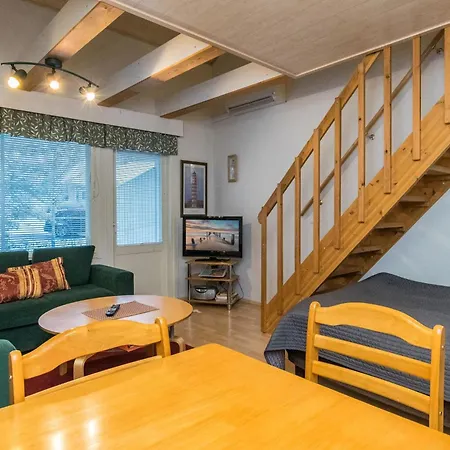 別荘 Kylpylaen Ullanrinne 12 C By Interhome